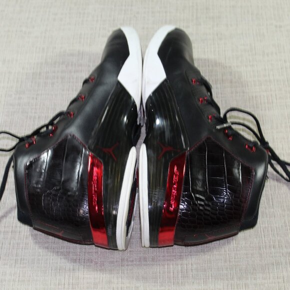 Men's Air Jordan 17 Size 11.5 Retro Chicago Bulls 832816 - 001 - Picture 5 of 7